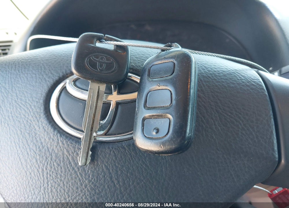 2005 TOYOTA CAMRY SE VIN: 4T1BE32K35U601375