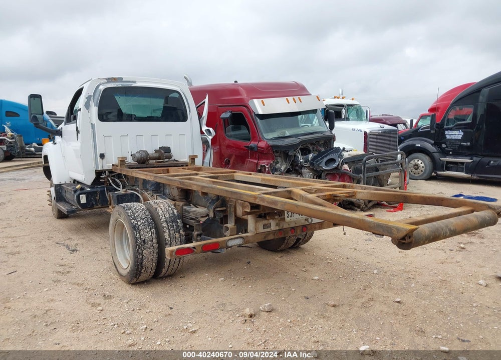 2008 GMC TC5500 VIN: 1GDE5C3978F404694