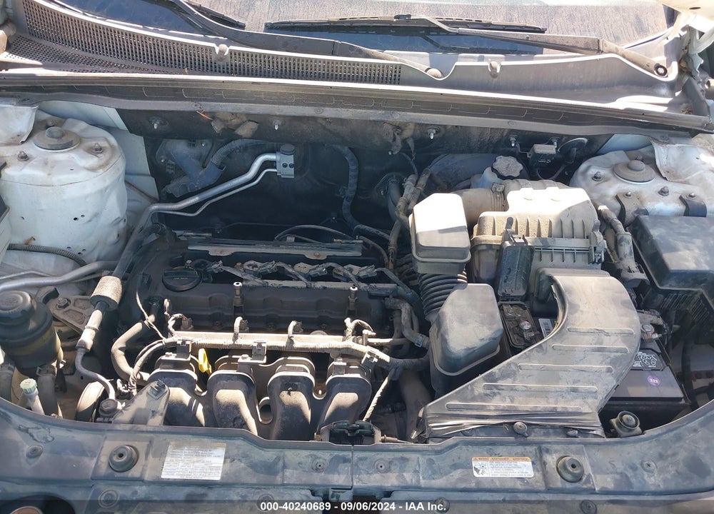 2011 KIA SORENTO LX VIN: 5XYKT3A14BG105159