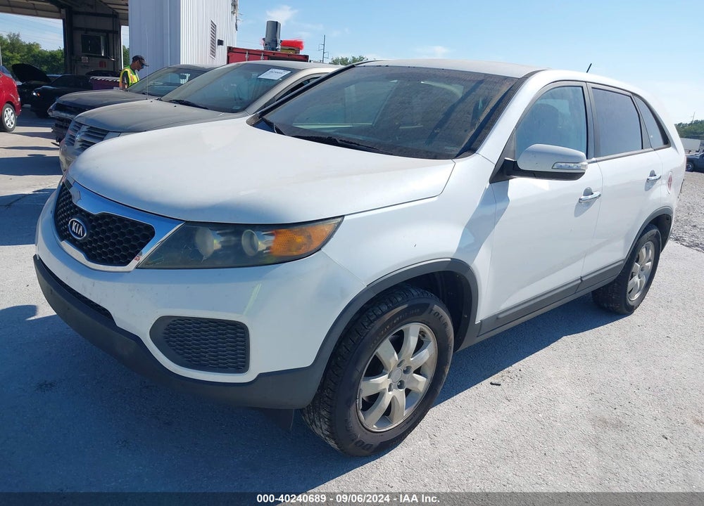 2011 KIA SORENTO LX VIN: 5XYKT3A14BG105159