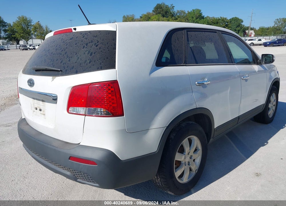 2011 KIA SORENTO LX VIN: 5XYKT3A14BG105159