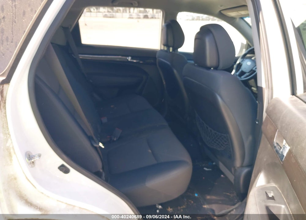 2011 KIA SORENTO LX VIN: 5XYKT3A14BG105159