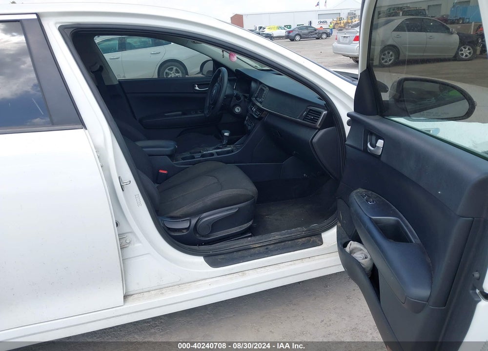 2016 KIA OPTIMA VIN: KNAGT4L38G5085800