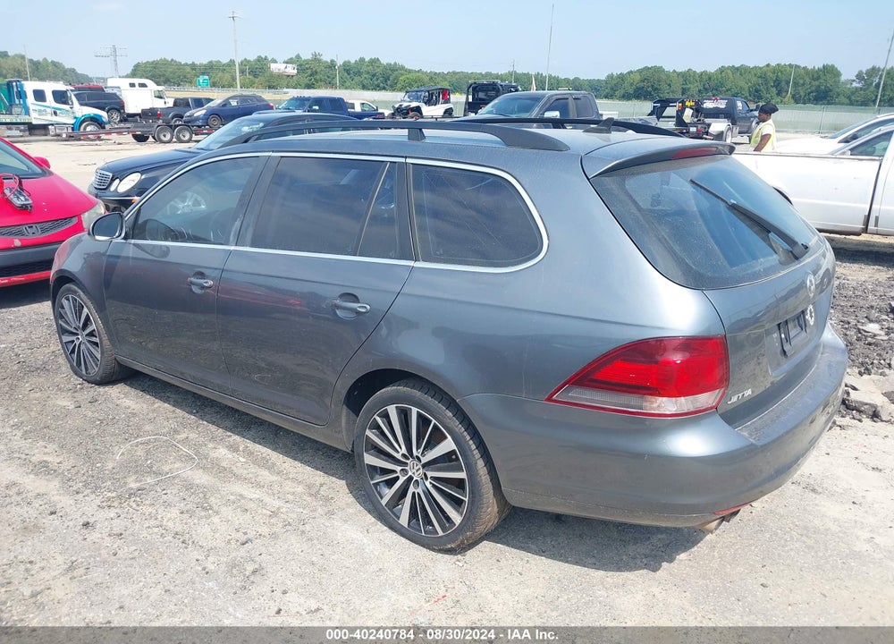 2014 VOLKSWAGEN JETTA SPORTWAGEN 2.0L TDI VIN: 3VWPL7AJ4EM620065