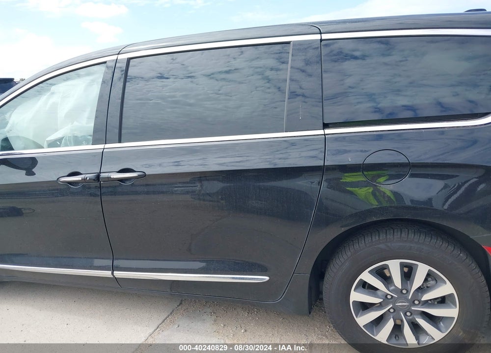 2023 CHRYSLER PACIFICA HYBRID LIMITED VIN: 2C4RC1S75PR630577