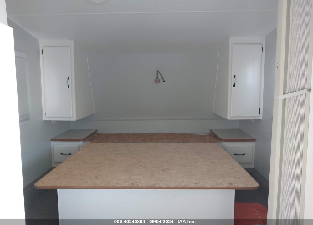 2000 WILDERNESS TRAILER VIN: 1ED5S2821Y2958622
