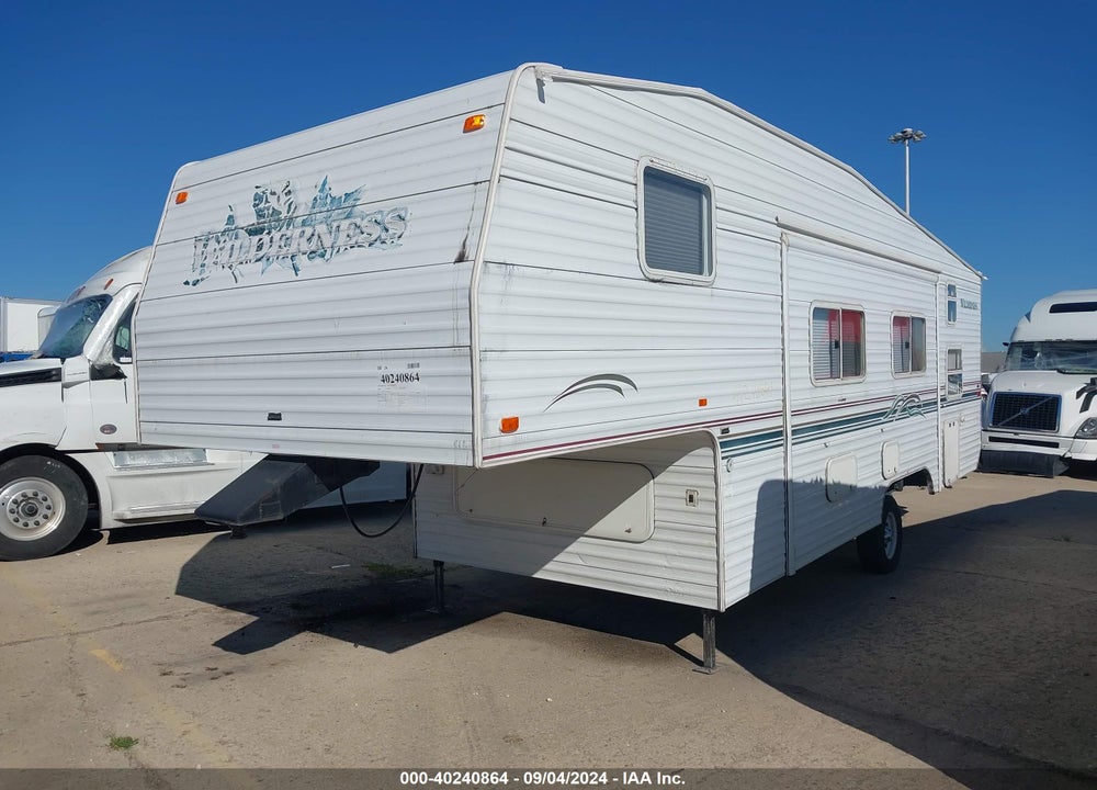 2000 WILDERNESS TRAILER VIN: 1ED5S2821Y2958622