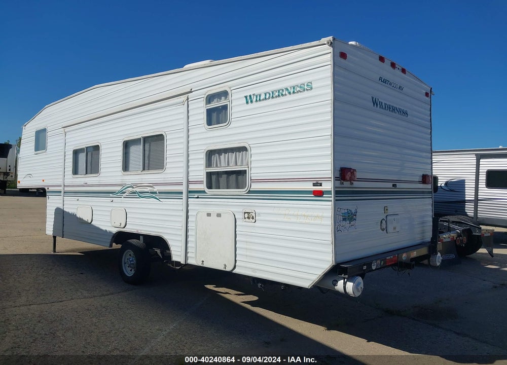 2000 WILDERNESS TRAILER VIN: 1ED5S2821Y2958622