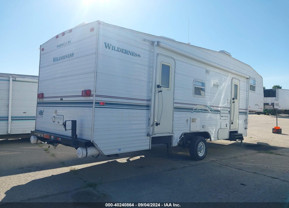 2000 WILDERNESS TRAILER VIN: 1ED5S2821Y2958622
