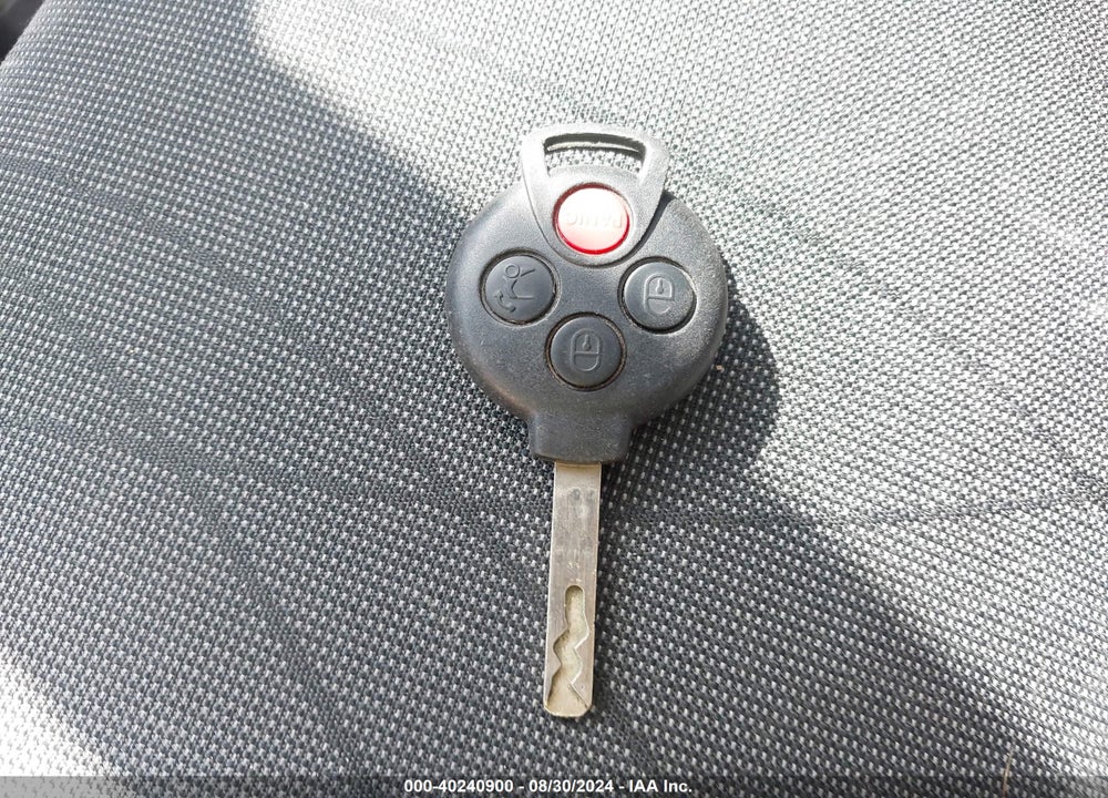 2013 SMART FORTWO PASSION/PURE VIN: WMEEJ3BA4DK628231