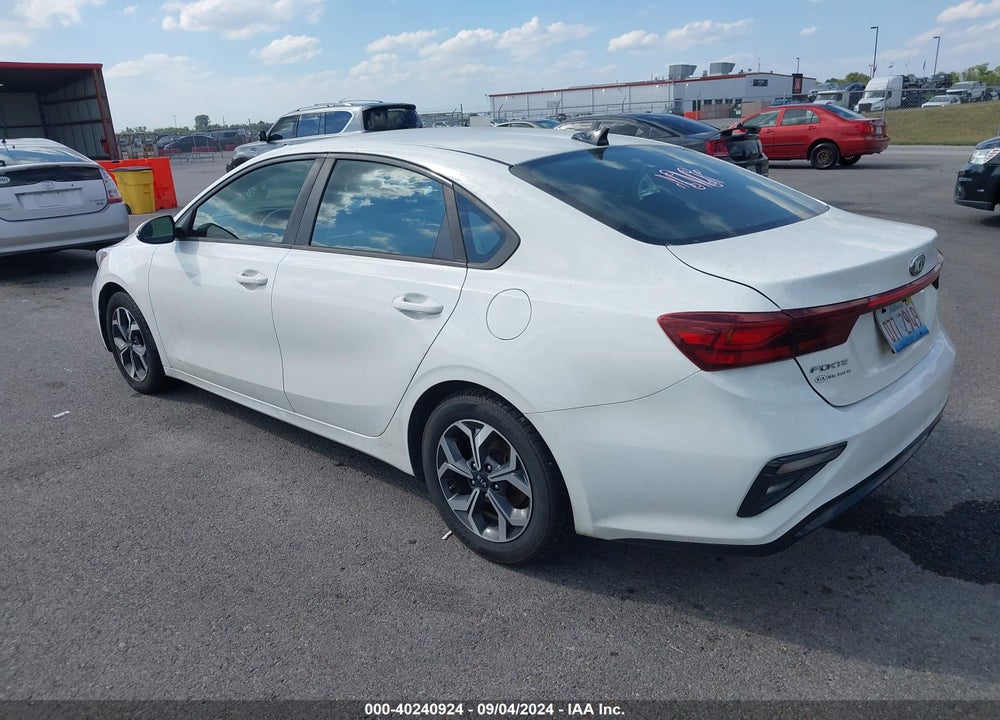 2019 KIA FORTE LXS VIN: 3KPF24AD5KE019540