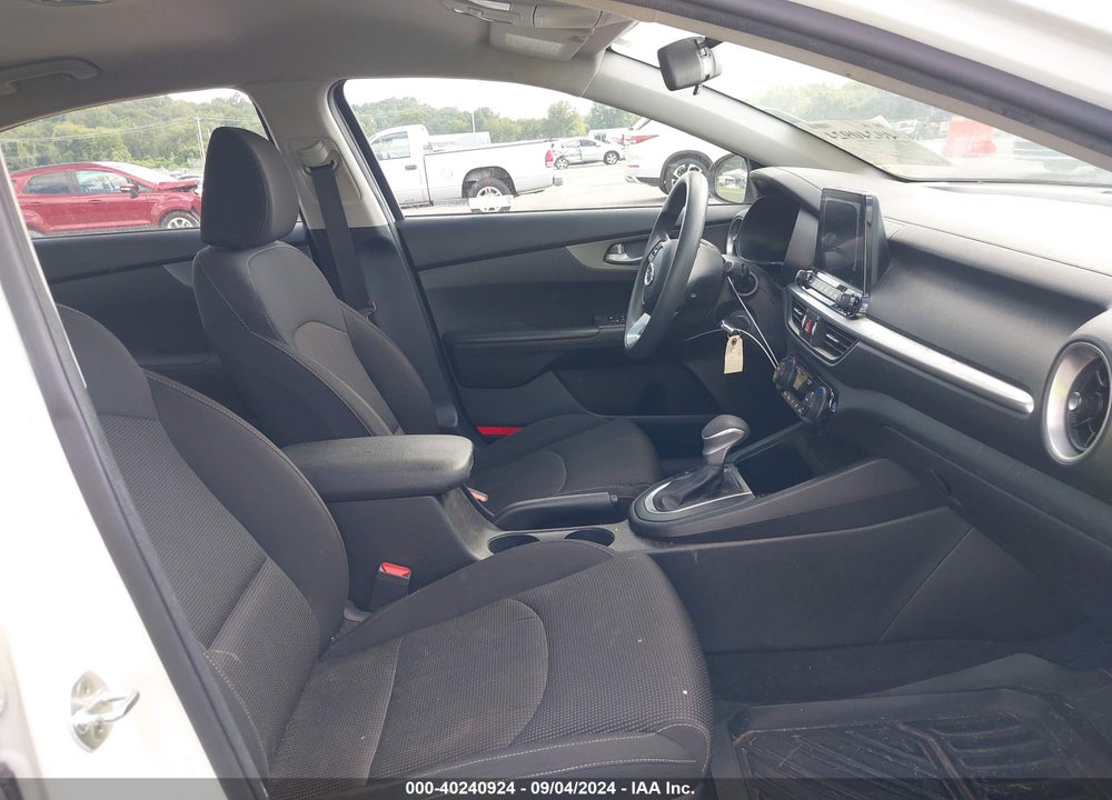 2019 KIA FORTE LXS VIN: 3KPF24AD5KE019540