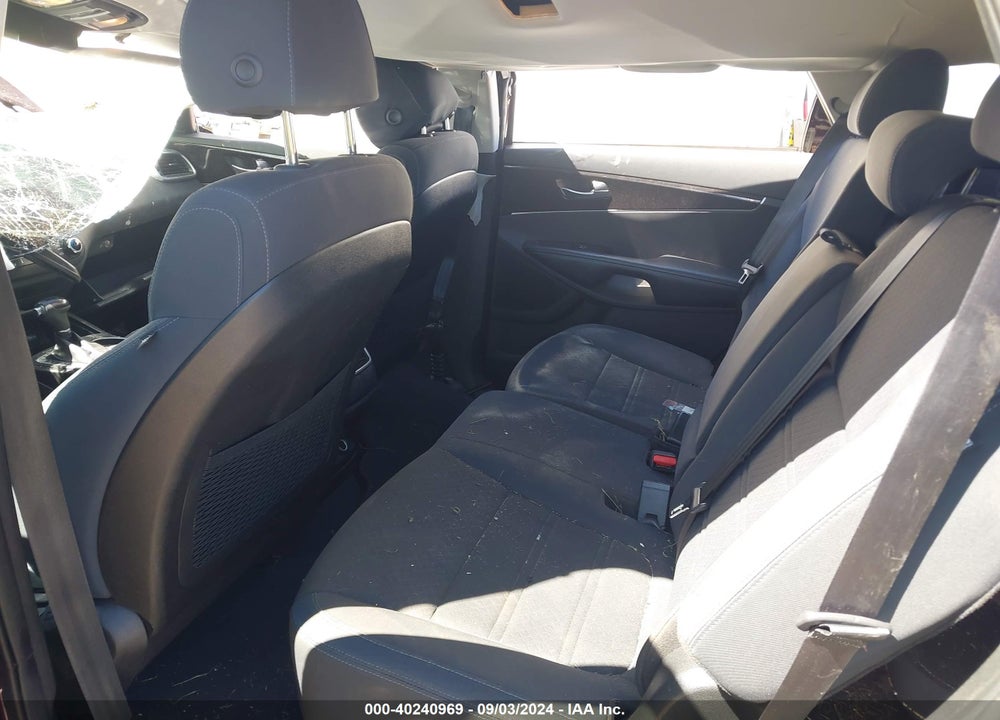 2018 KIA SORENTO 3.3L LX VIN: 5XYPGDA51JG340250