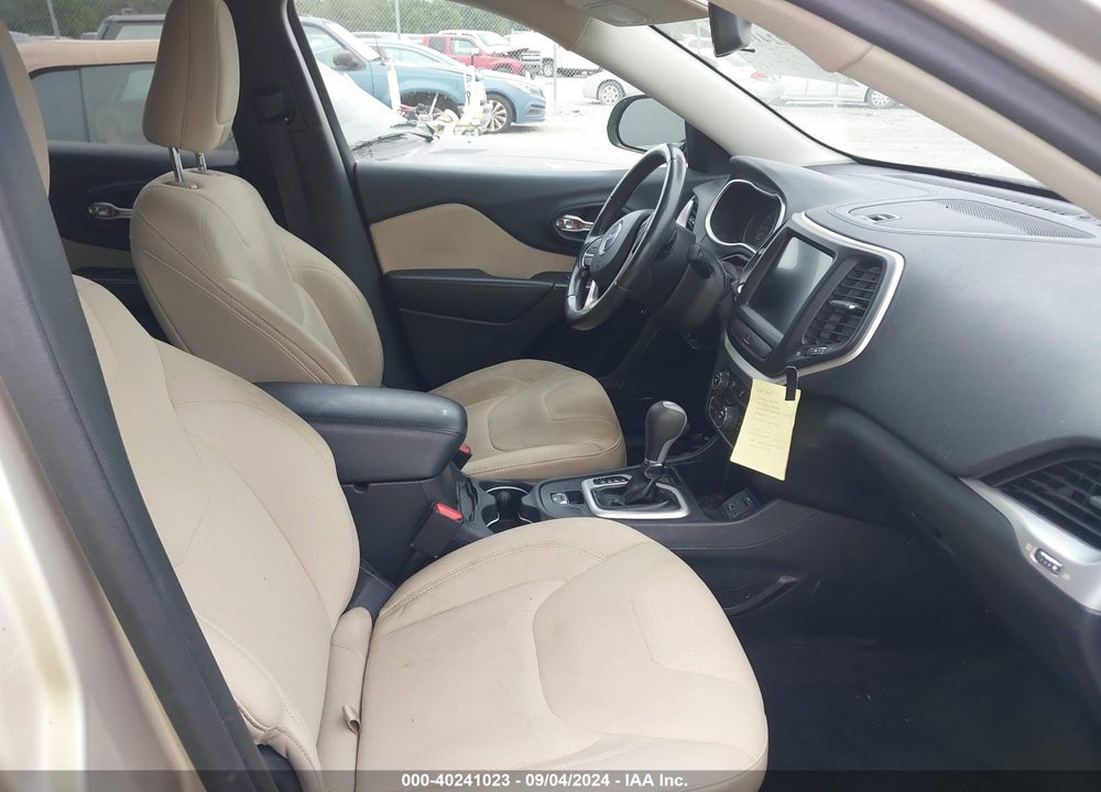 2015 JEEP CHEROKEE LATITUDE VIN: 1C4PJLCB4FW532481