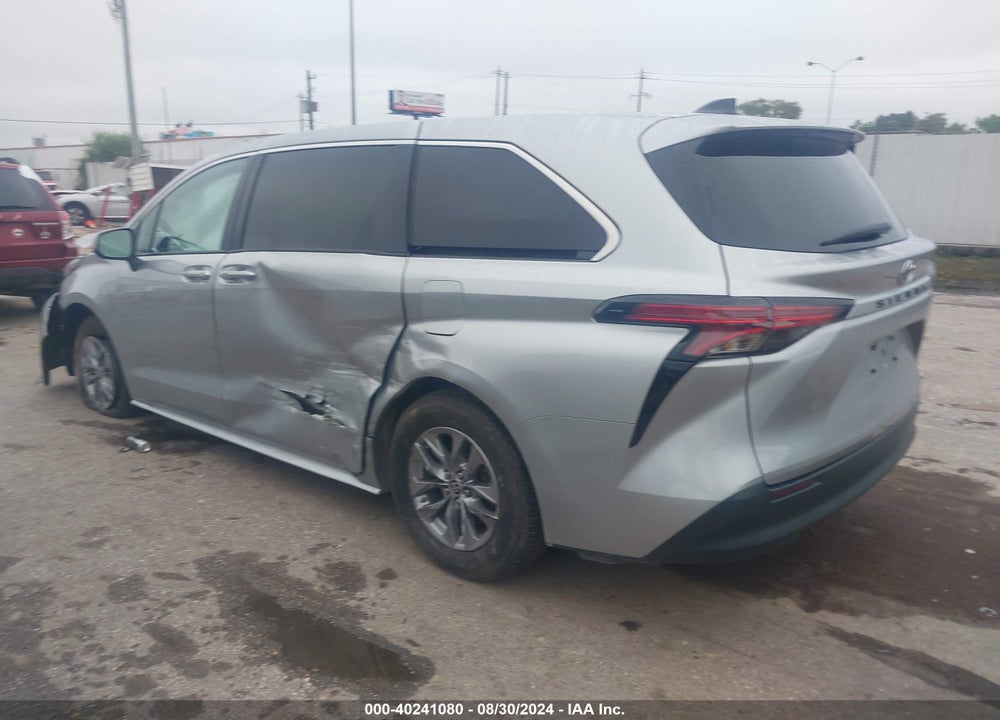 2022 TOYOTA SIENNA LE VIN: 5TDKRKEC5NS116991