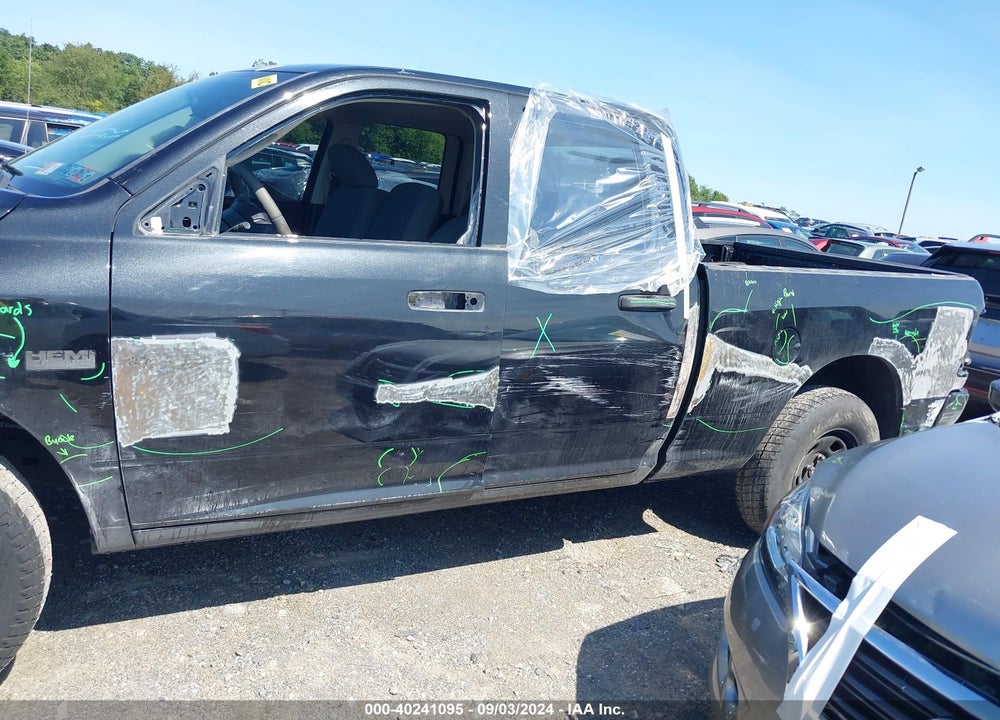 2017 RAM 1500 EXPRESS QUAD CAB 4X4 6'4 BOX VIN: 1C6RR7FT4HS767977