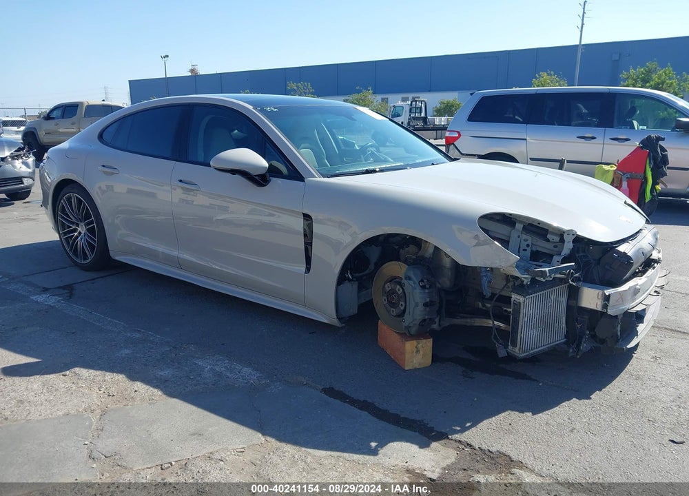 2017 PORSCHE PANAMERA 4S VIN: WP0AB2A75HL122403