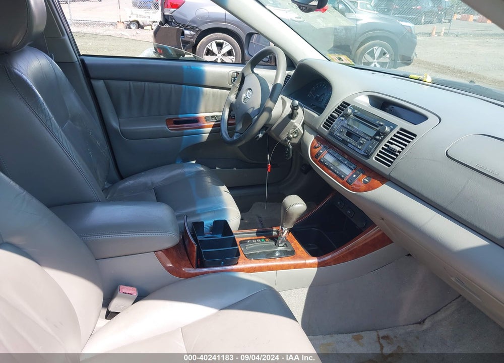 2002 TOYOTA CAMRY XLE V6 VIN: 4T1BF30K52U534595