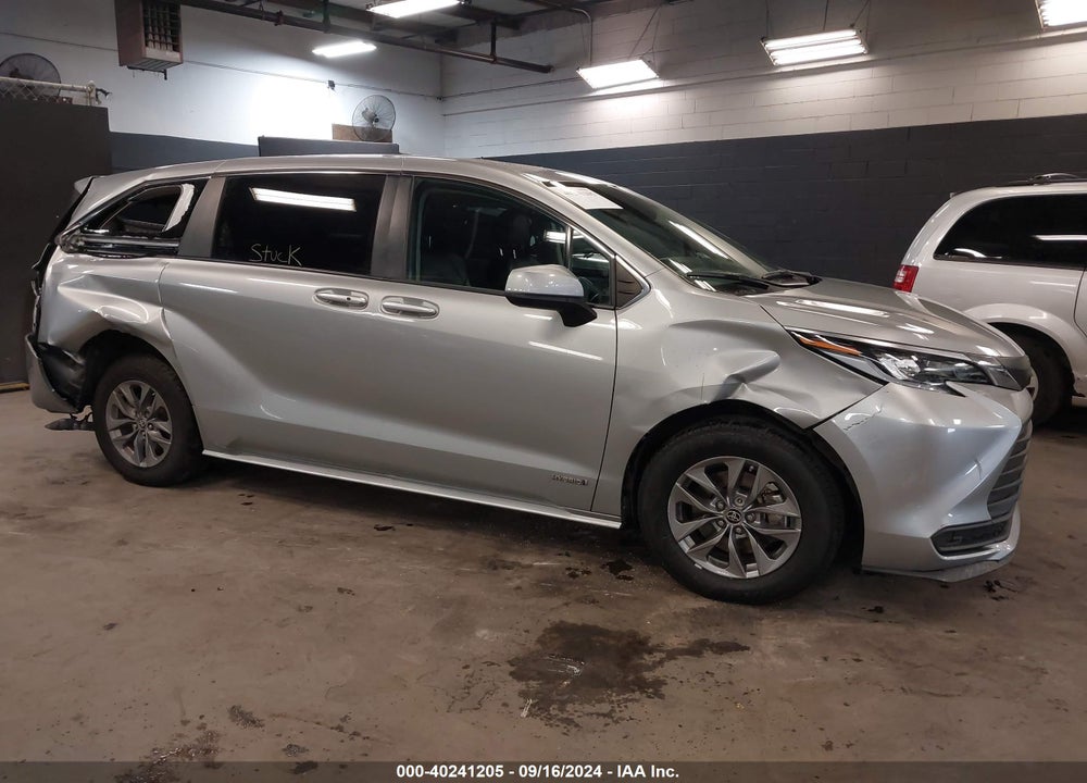 2021 TOYOTA SIENNA LE VIN: 5TDKSKFC5MS006055