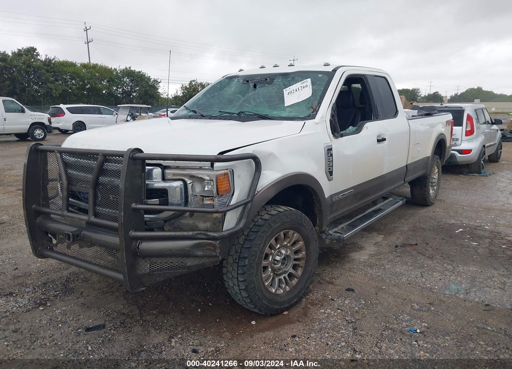 2022 FORD F-350 LARIAT VIN: 1FT8X3BT8NEC87704