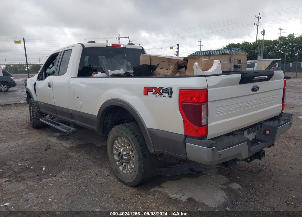 2022 FORD F-350 LARIAT VIN: 1FT8X3BT8NEC87704