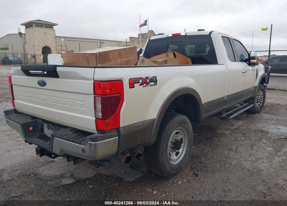 2022 FORD F-350 LARIAT VIN: 1FT8X3BT8NEC87704
