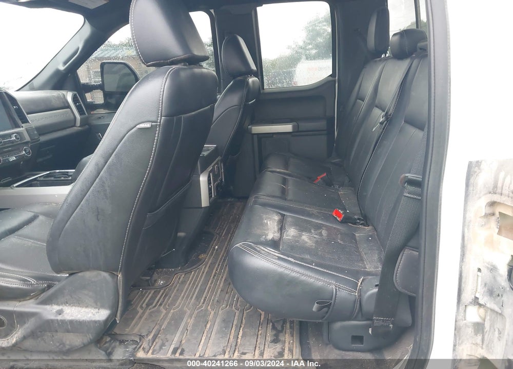 2022 FORD F-350 LARIAT VIN: 1FT8X3BT8NEC87704