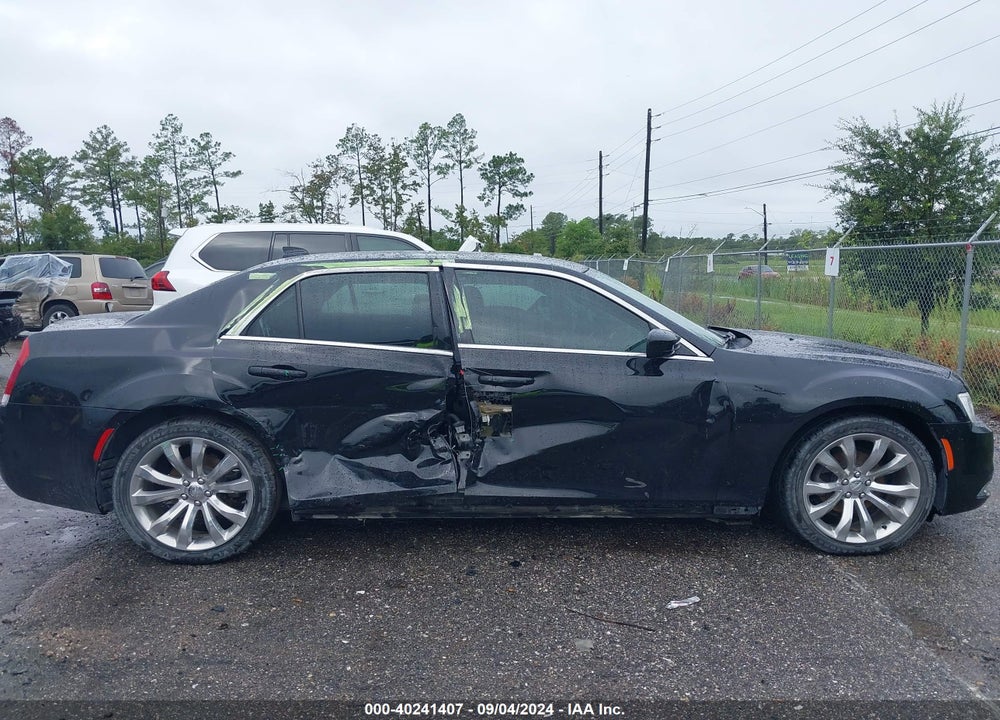 2019 CHRYSLER 300 TOURING L VIN: 2C3CCAAGXKH556132