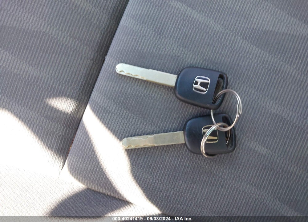 2004 HONDA CIVIC LX VIN: 2HGES16534H590402