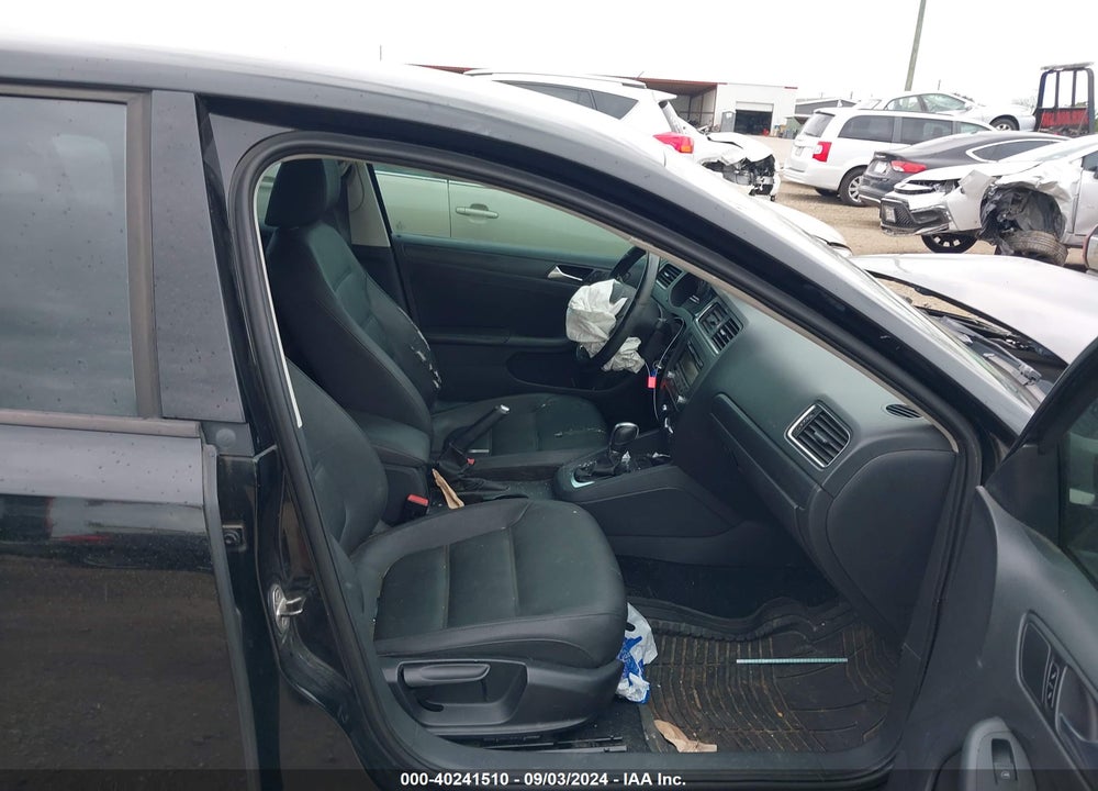 2011 VOLKSWAGEN JETTA 2.5L SE VIN: 3VWDX7AJ8BM317132