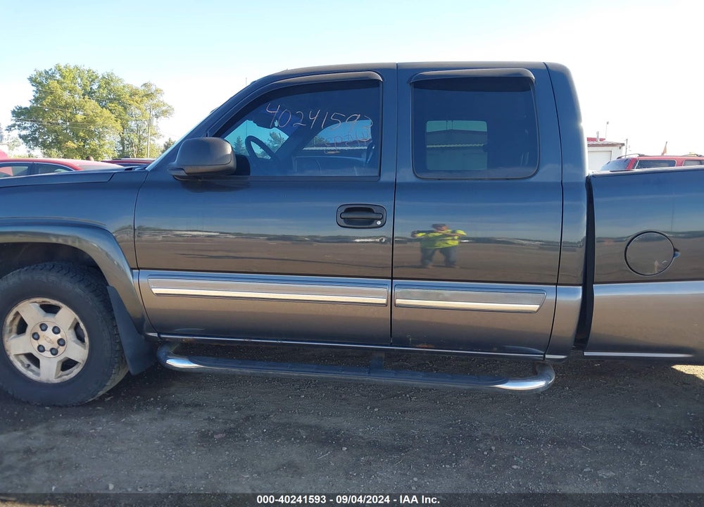 2004 CHEVROLET SILVERADO 1500 Z71 VIN: 2GCEK19T241238820
