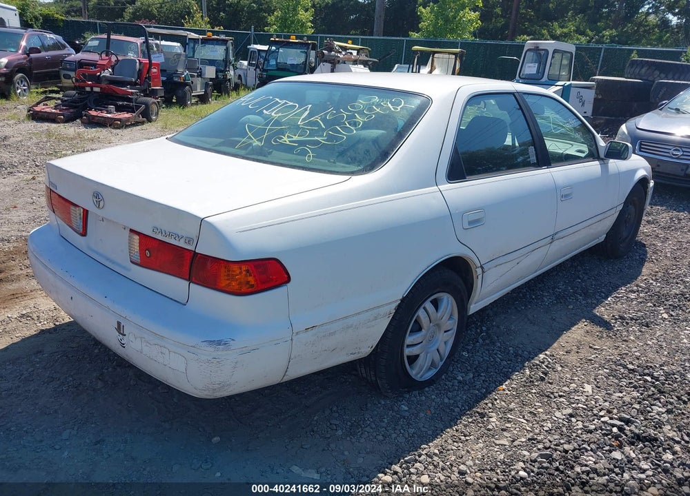 2000 TOYOTA CAMRY LE VIN: JT2BG22K5Y0518818