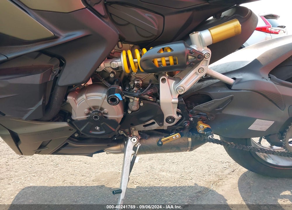 2023 DUCATI STREETFIGHTER V2 VIN: ZDMFAKYWXPB004331