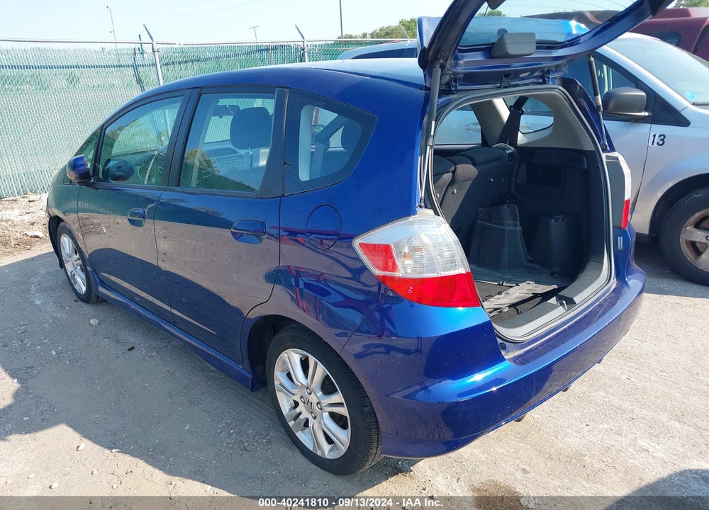 2011 HONDA FIT SPORT VIN: JHMGE8G54BC017142