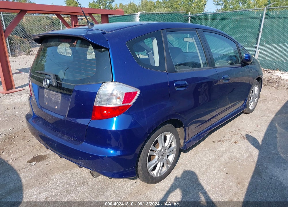 2011 HONDA FIT SPORT VIN: JHMGE8G54BC017142