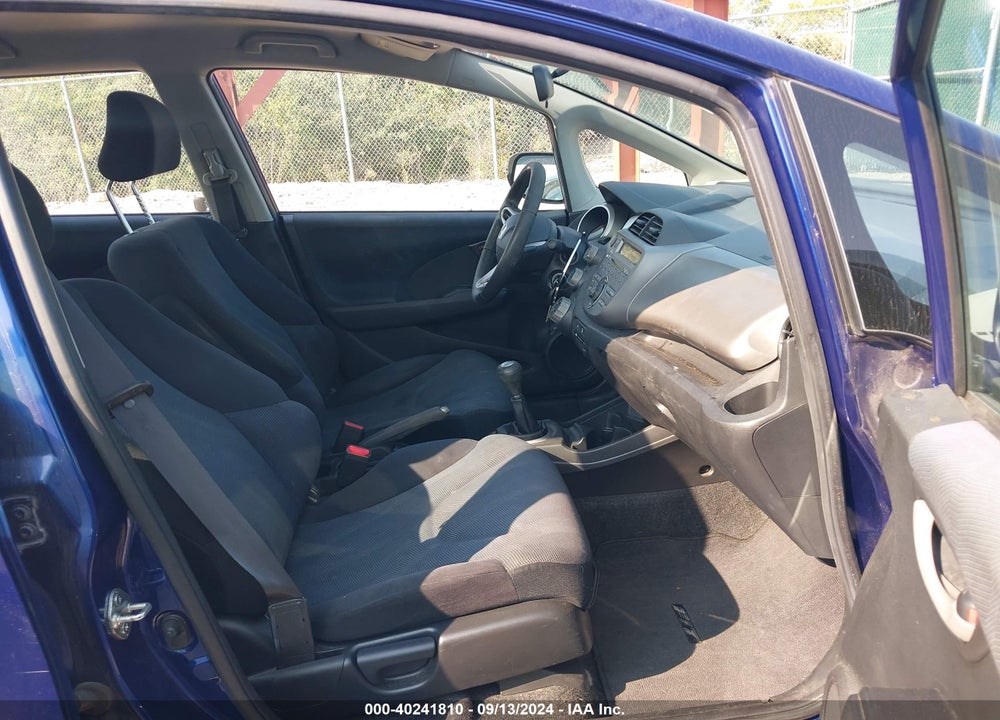 2011 HONDA FIT SPORT VIN: JHMGE8G54BC017142