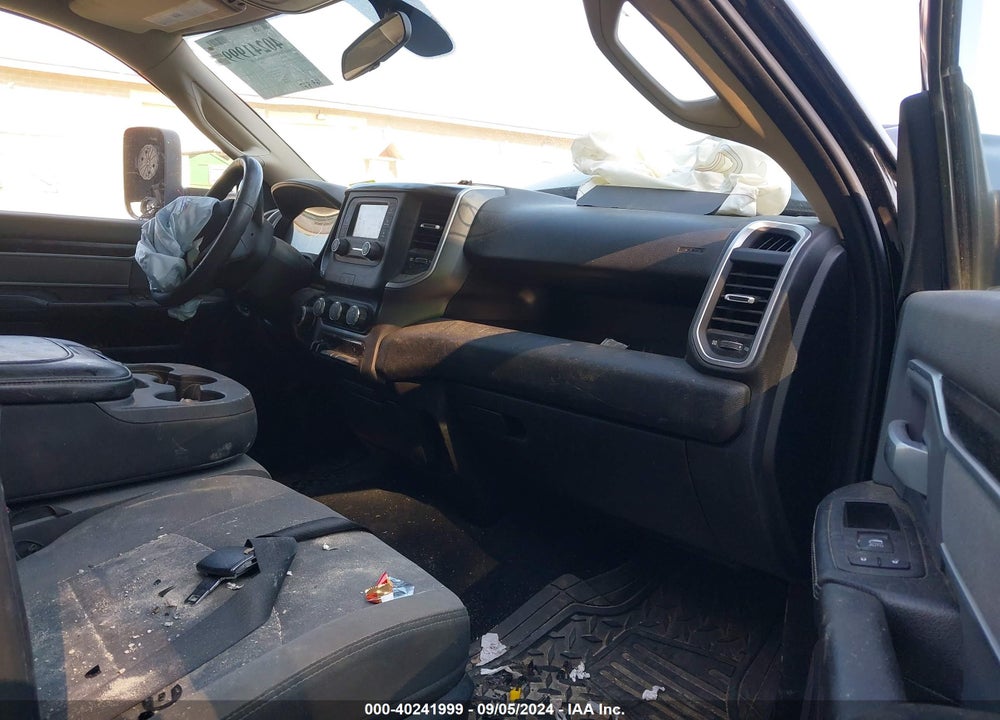 2019 RAM 2500 BIG HORN 4X4 6'4 BOX VIN: 3C6UR5DJ2KG693568