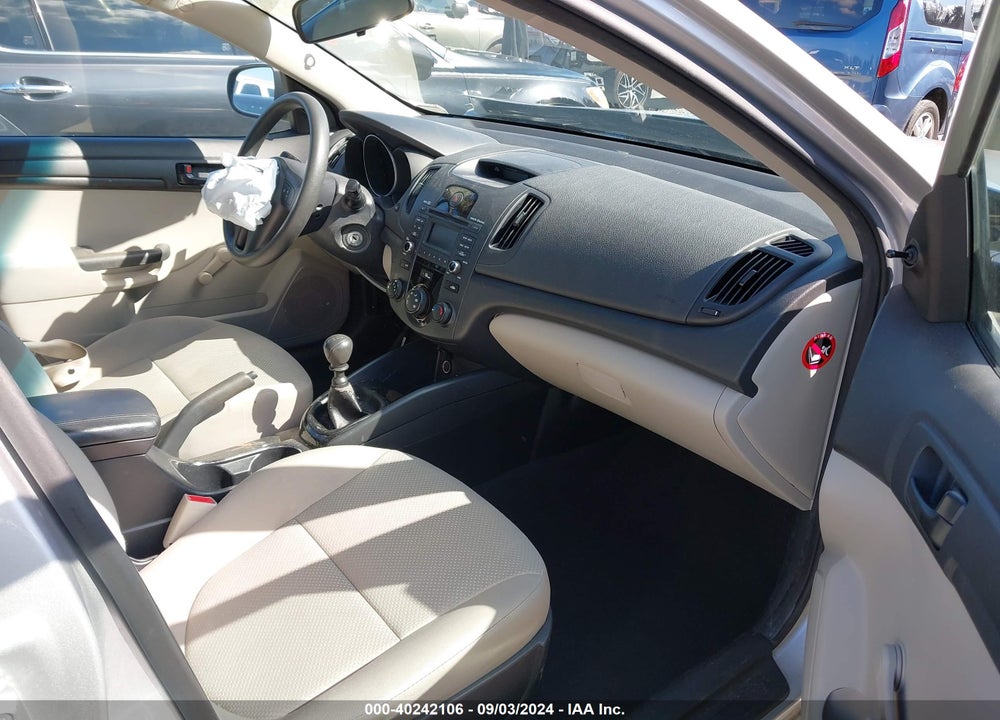 2011 KIA FORTE LX VIN: KNAFT4A28B5381477
