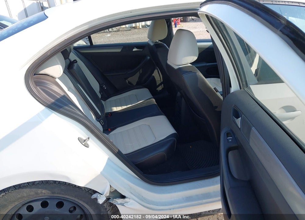2016 VOLKSWAGEN JETTA 1.8T SPORT VIN: 3VWD17AJ1GM228429