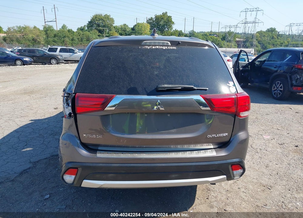 2017 MITSUBISHI OUTLANDER ES VIN: JA4AD2A33HZ035775