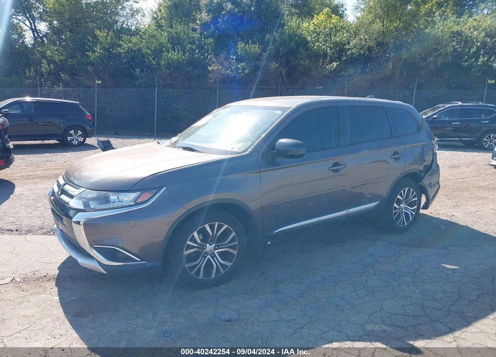 2017 MITSUBISHI OUTLANDER ES VIN: JA4AD2A33HZ035775