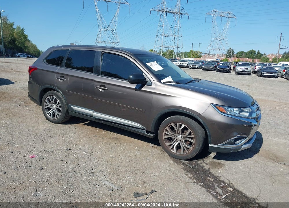 2017 MITSUBISHI OUTLANDER ES VIN: JA4AD2A33HZ035775