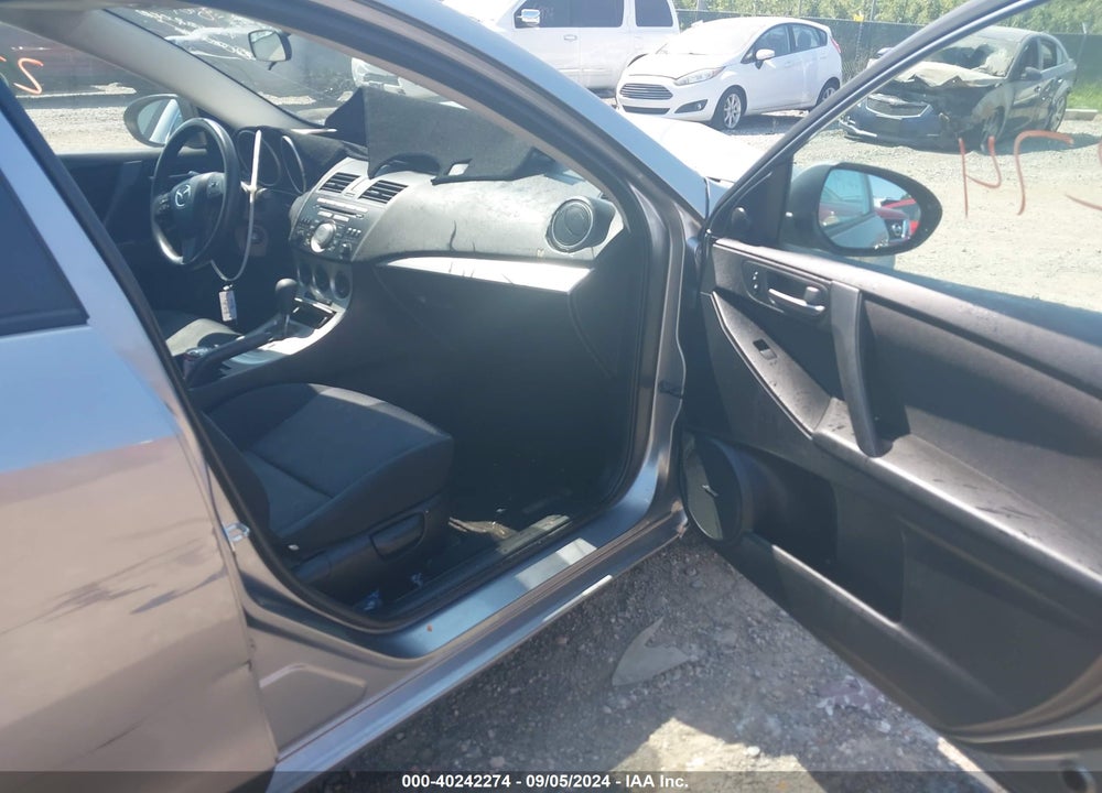 2010 MAZDA 3 I TOURING VIN: JM1BL1SG2A1184420