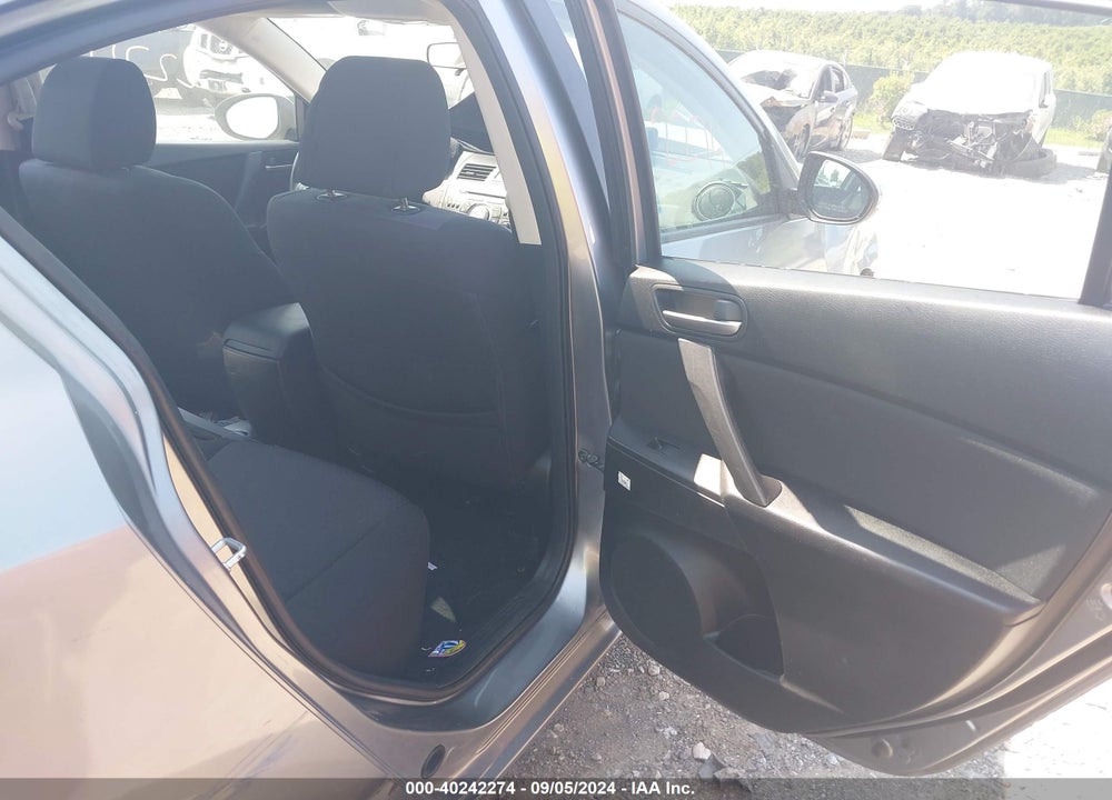 2010 MAZDA 3 I TOURING VIN: JM1BL1SG2A1184420