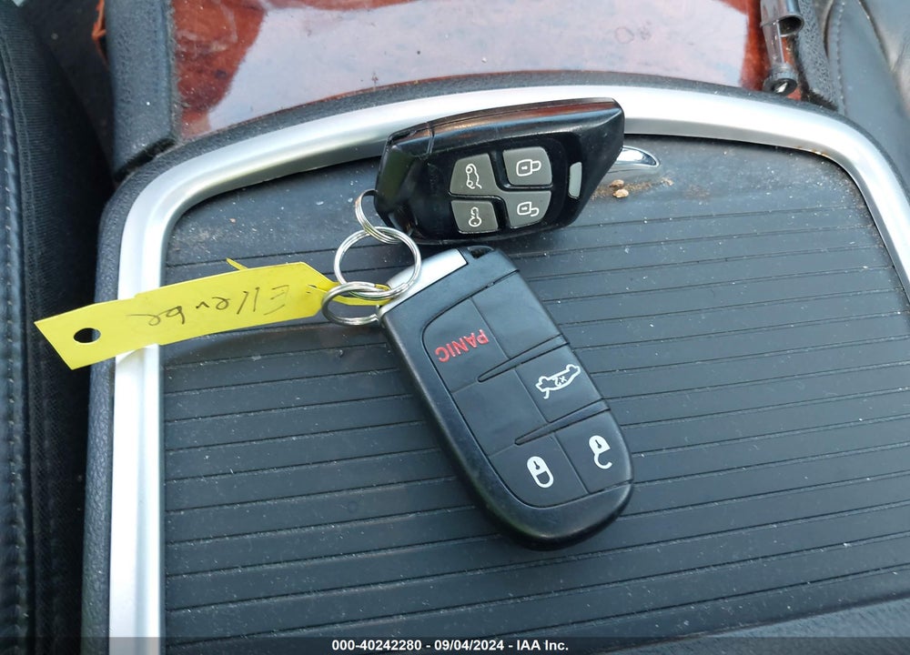 2014 CHRYSLER 300 VIN: 2C3CCAAG5EH119868