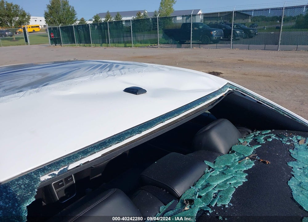 2014 CHRYSLER 300 VIN: 2C3CCAAG5EH119868