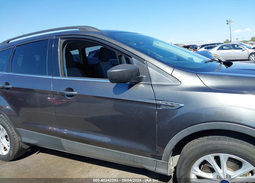 2018 FORD ESCAPE SE VIN: 1FMCU9GD9JUB15247