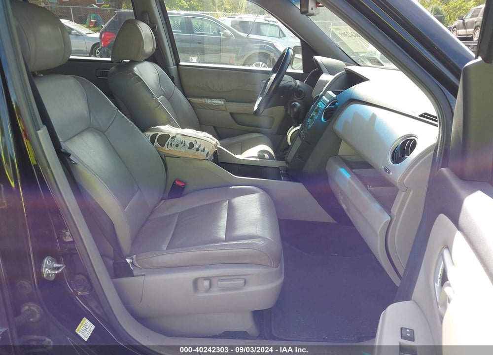 2010 HONDA PILOT EX-L VIN: 5FNYF4H56AB034617