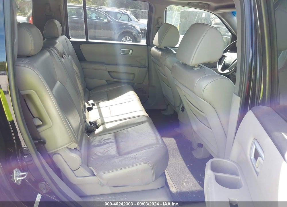 2010 HONDA PILOT EX-L VIN: 5FNYF4H56AB034617