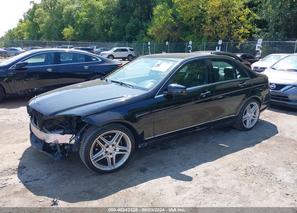 2010 MERCEDES-BENZ C 300 LUXURY/SPORT VIN: WDDGF5EB3AR088517